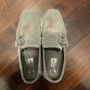 Authentic Ferragamo Green Suede Loafers in 7/10 condition.